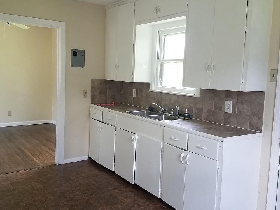 1st image of 4833 Johnston Dr