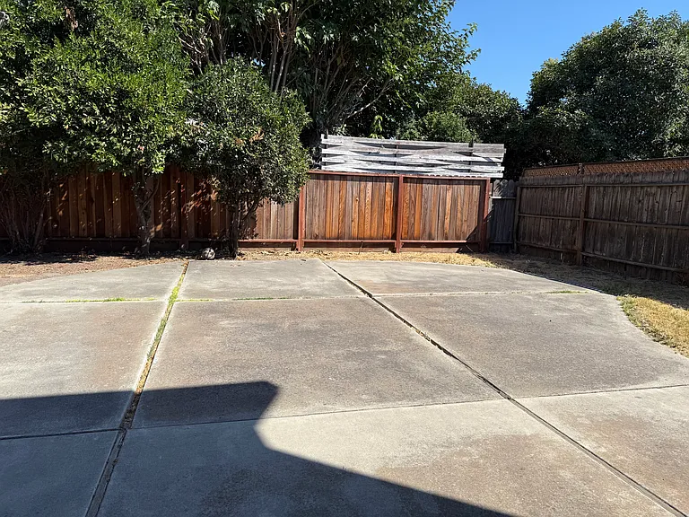 9116 Cornwall Dr — Photo 22