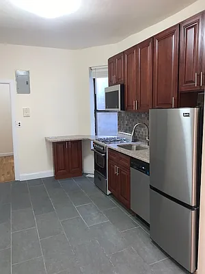 Rented by Chartwell Manhattan Realty | media 3