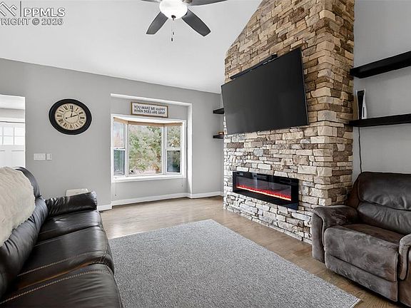 5th image of 2745 Haystack Dr