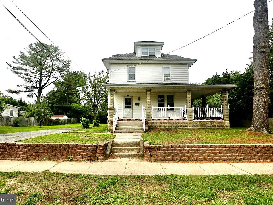 1st image of 107 Cornell Rd #11