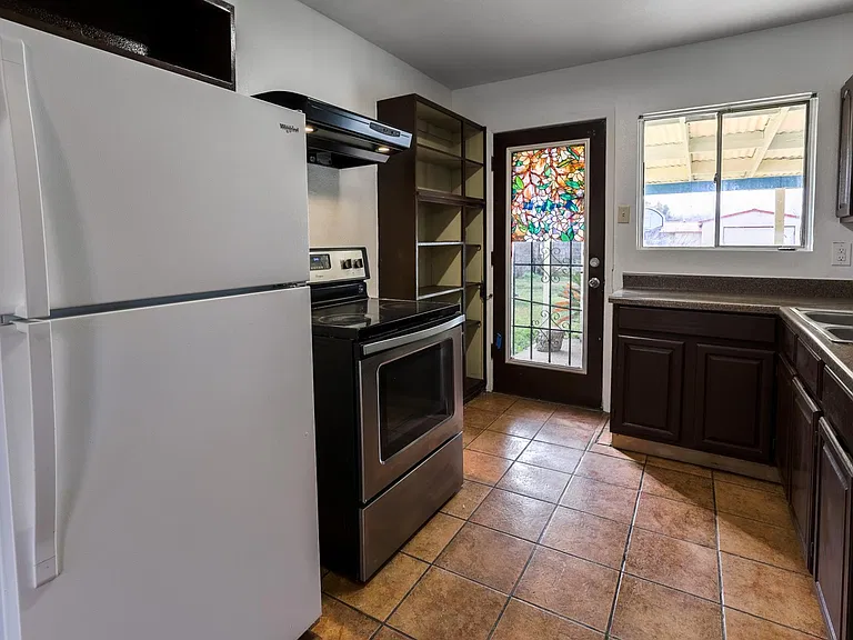 5434 Plumtree Dr — Photo 11