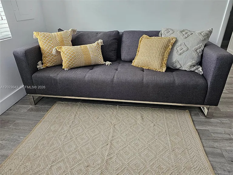 622 15th St #6 — Photo 3