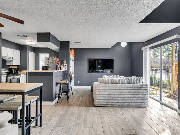 1515 Sandy Springs Rd APT 201, Houston, TX 77042