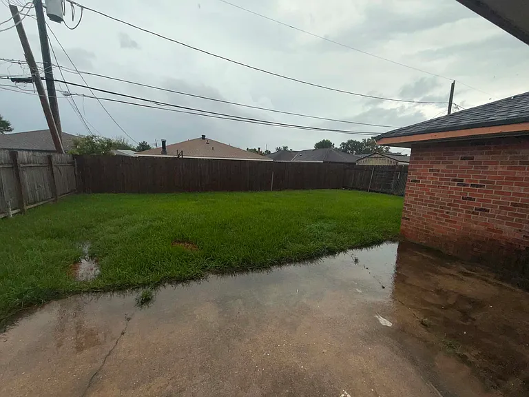 1716 Yorktowne Dr — Photo 8