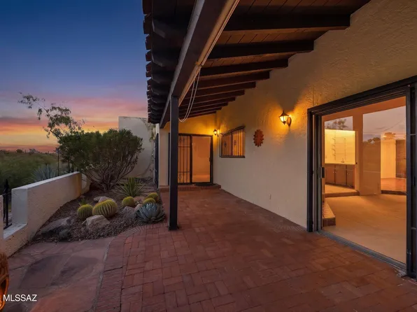 7526 N Desert Tree Dr, Tucson, AZ 85704