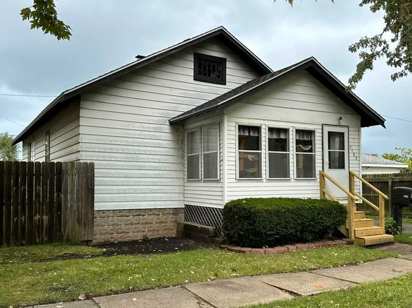1123 Young St, Port Huron, MI 48060