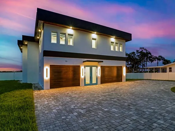 711 Tropical Dr, Bradenton, FL 34208