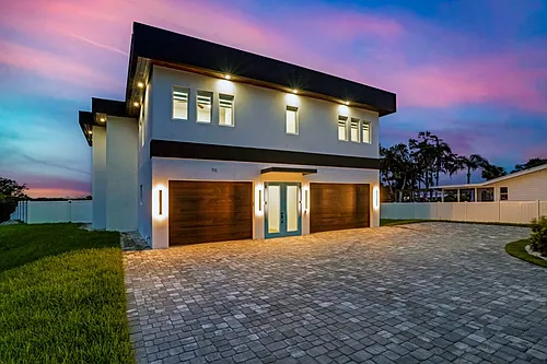 711 Tropical Dr Photo 1