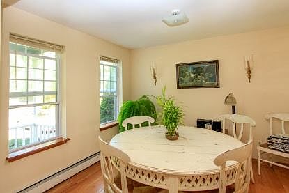5th image of 15 Hampton Bays Dr