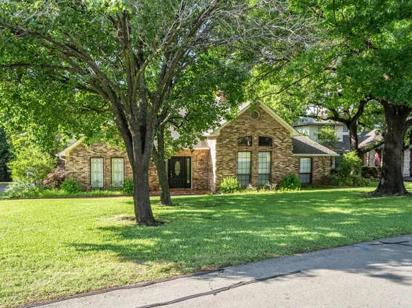 322 Whittier St, Highland Village, TX 75077