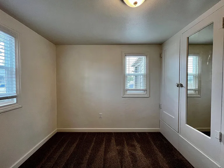 904 & 906 W Tieton Dr — Photo 11