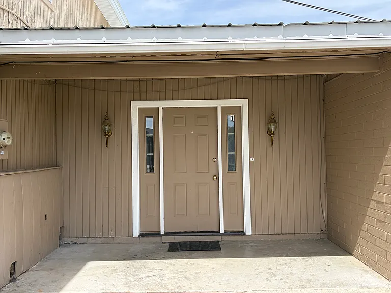 1485 Crest Way #1 — Photo 4