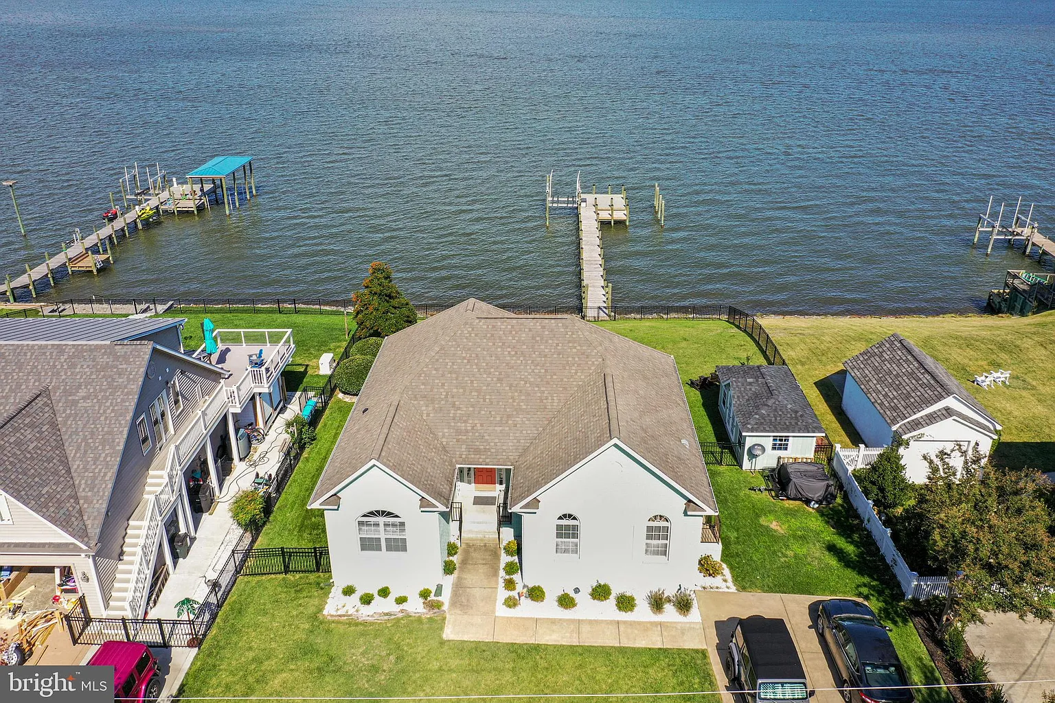 3321 Riverview Dr photo 1