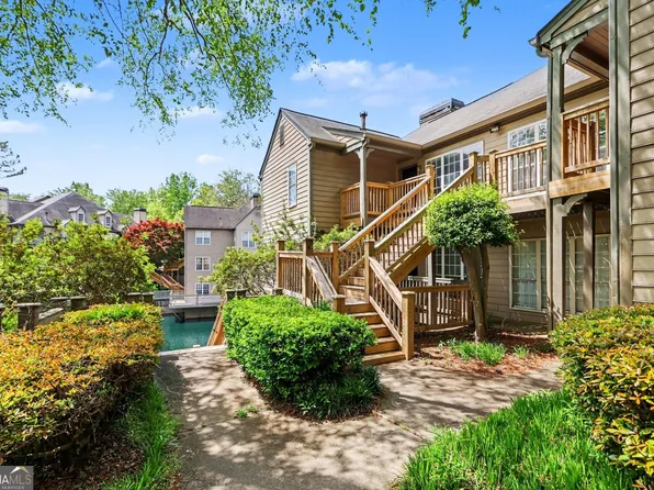 702 Mill Pond Dr SE, Smyrna, GA 30082