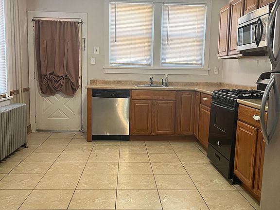2nd image of 217 Cleveland St #1