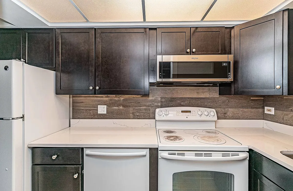 Building Photo - 926 Dunlop Ave #206