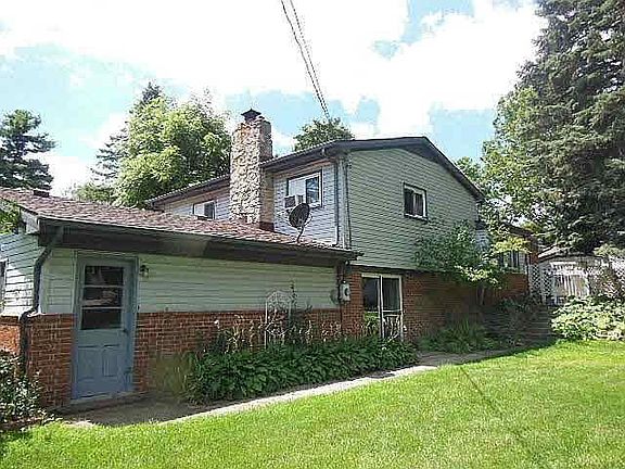 3rd image of 2658 Miller Dr