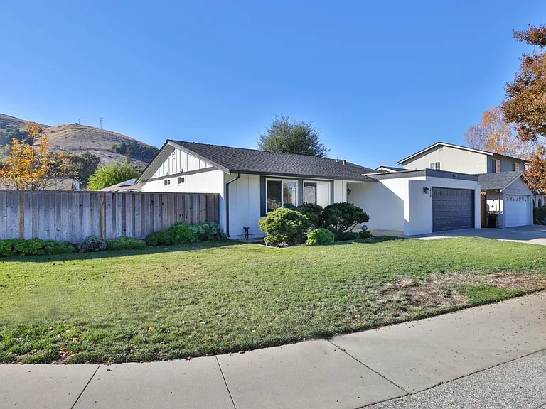 310 Curie Dr — Photo 5