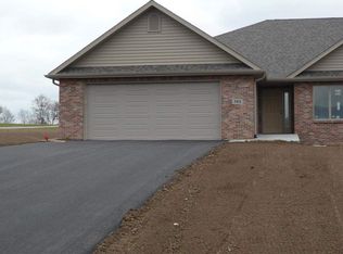 743 Birch St, Byron, IL 61010