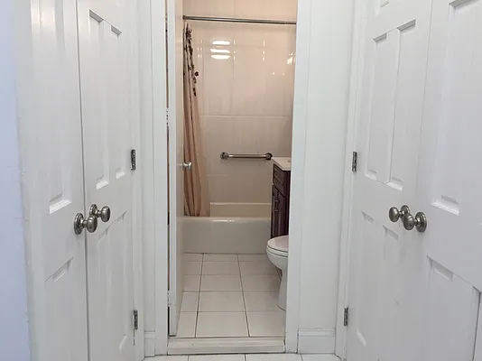 Rented by City Connections Realty | media 9