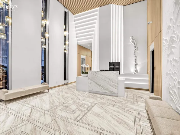 138 East 50th Street image 14 of 15