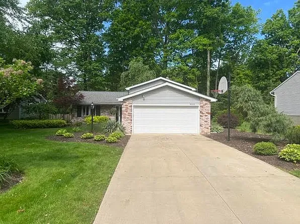 9532 Driftwood Dr, Olmsted Falls, OH 44138