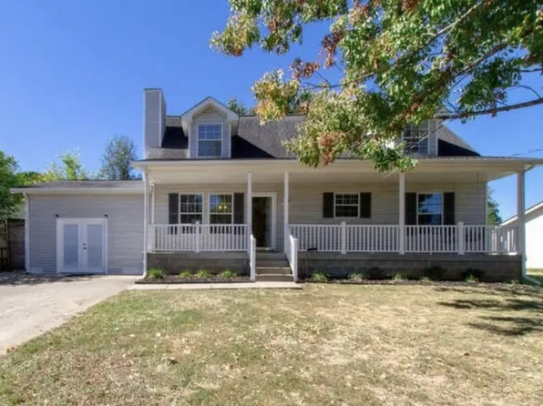 205 Clearlake Dr, La Vergne, TN 37086