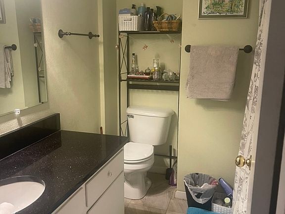 5th image of 712 Wheaton Rd