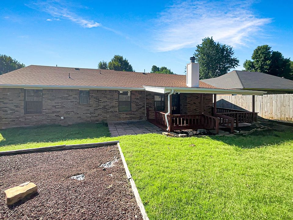 1st image of 303 N Shannon Way