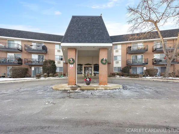 1188 Royal Glen Dr APT 117-B, Glen Ellyn, IL 60137