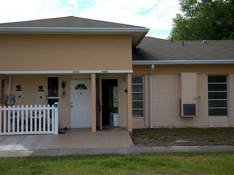 4601 Club Cir — Photo 3