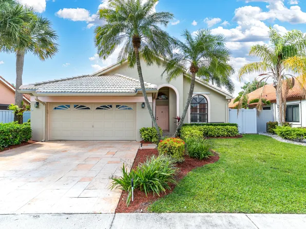 176 Executive Circle, Boynton Beach, FL 33436