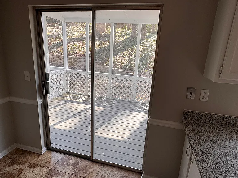 4500 Woodlawn Lake Dr — Photo 8