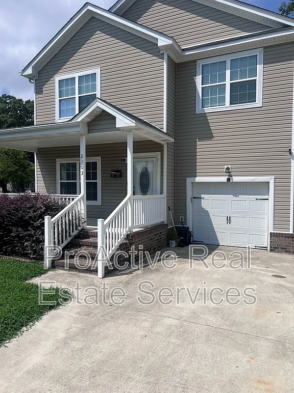 4 bed, 2.5 bath, 2200 sqft, $3,100 — Photo 1