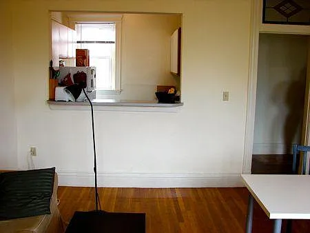 100 Queensberry St #14 — Photo 8