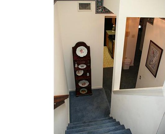 5th image of 813 Jefferson Way