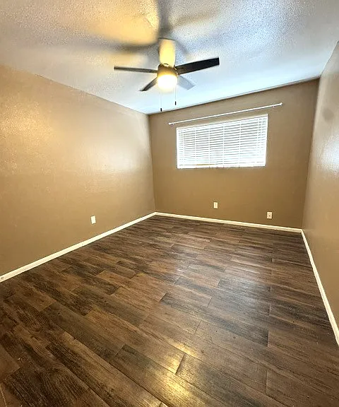2353 Palm Dr — Photo 8