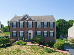 1060 Sweet Brier Dr, Aliquippa, PA 15001