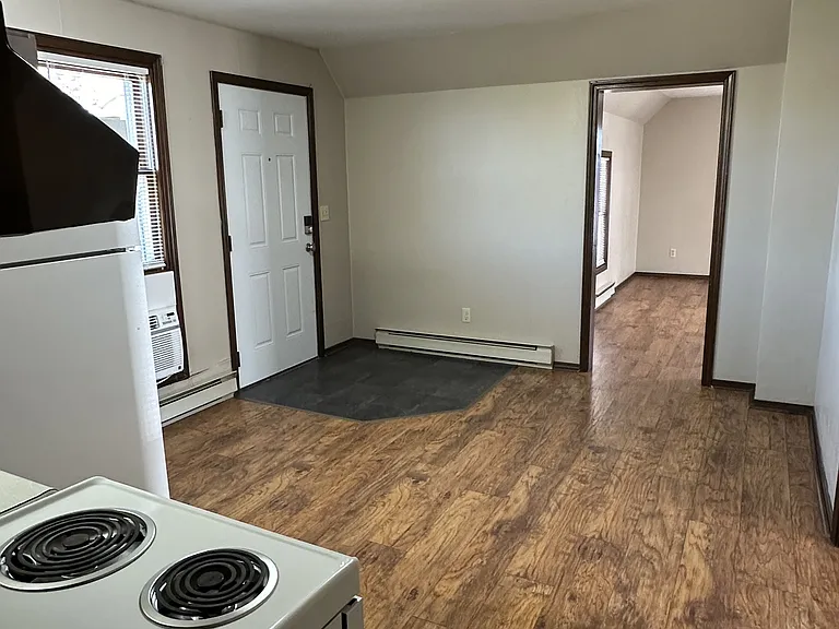 713 N Main St #1/2 — Photo 1
