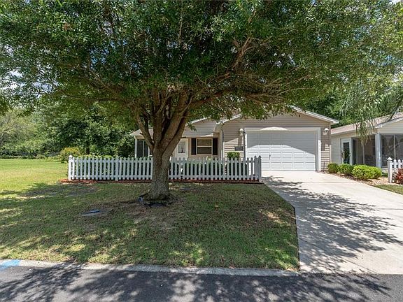 4th image of 1543 Woodfield Way