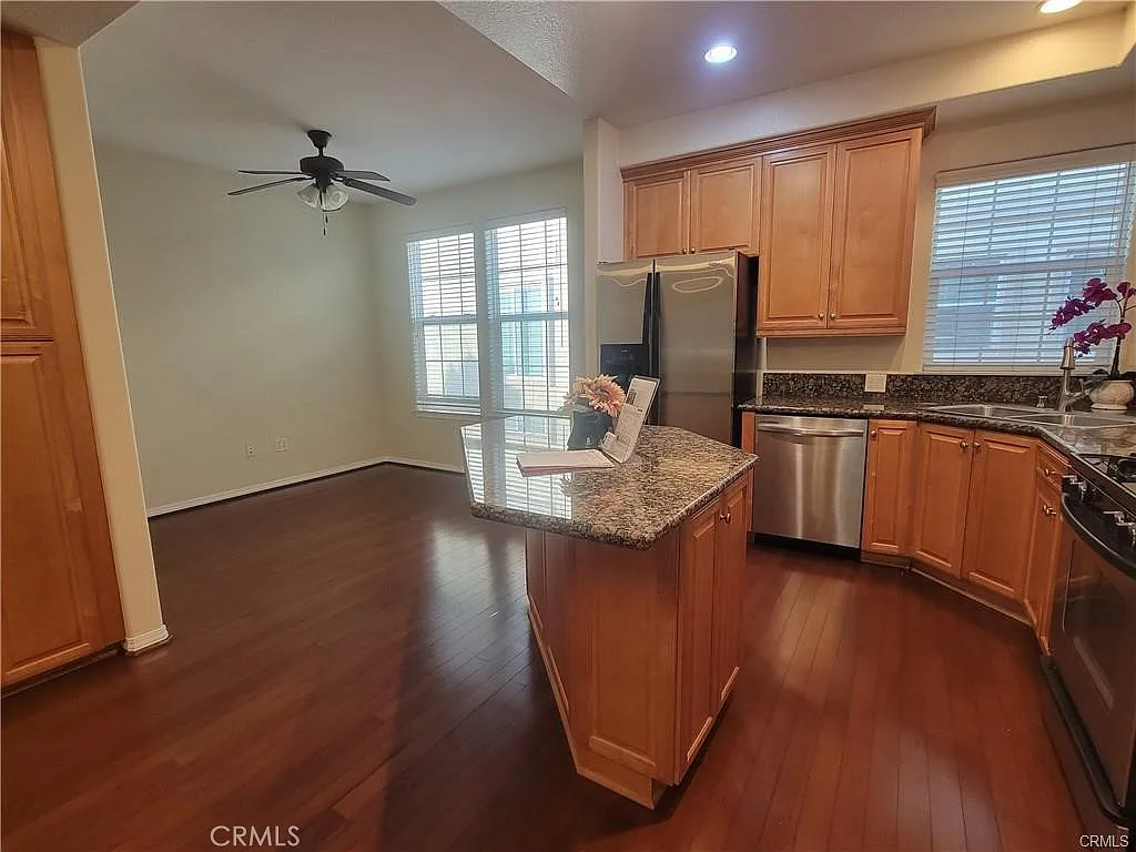 3 bed, 1456 sqft, $3,450 — Photo 4