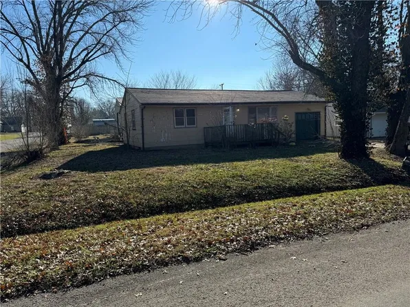 207 W 5th St, Adrian, MO 64720