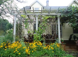 2 Cherry Hill Rd, Stockbridge, MA 01262