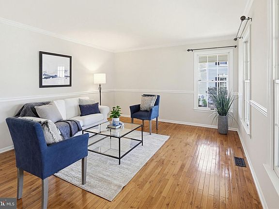 4th image of 3317 Royal Oak Ct