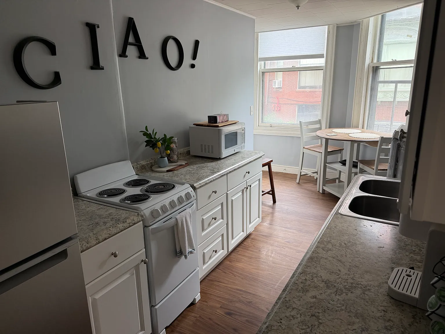 1 bed, $2,000 — Photo 2