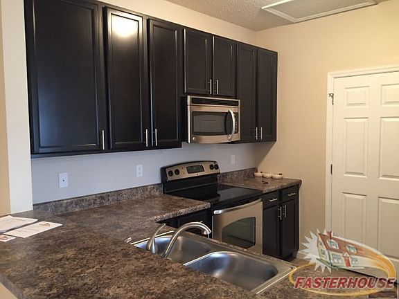 3416 Hiram Unit C2 - Kitchen