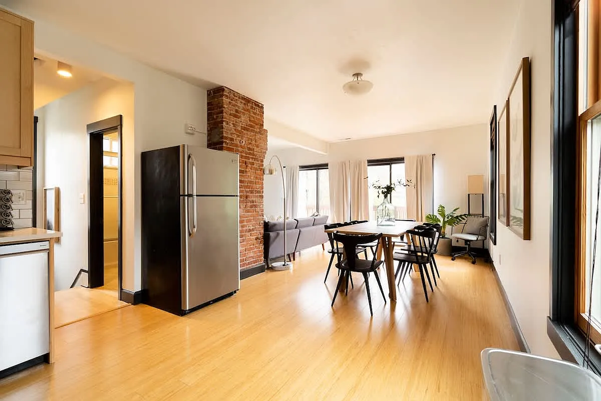 2319 NW Raleigh St — Photo 2