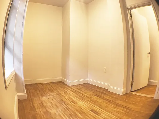 Rented by Lang Realty LLC | media 23