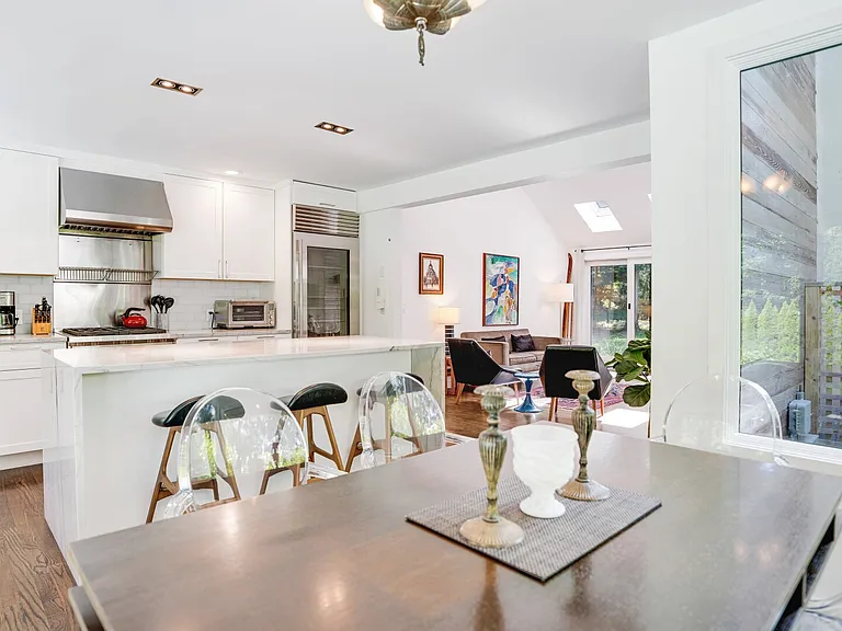 1 Woodcrest Dr — Photo 19
